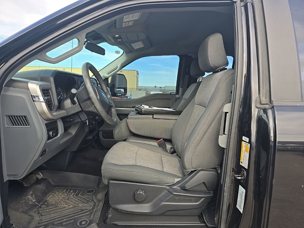 Used 2023 Ford F250 XL w/ STX Appearance Package AWD/4WD image 11