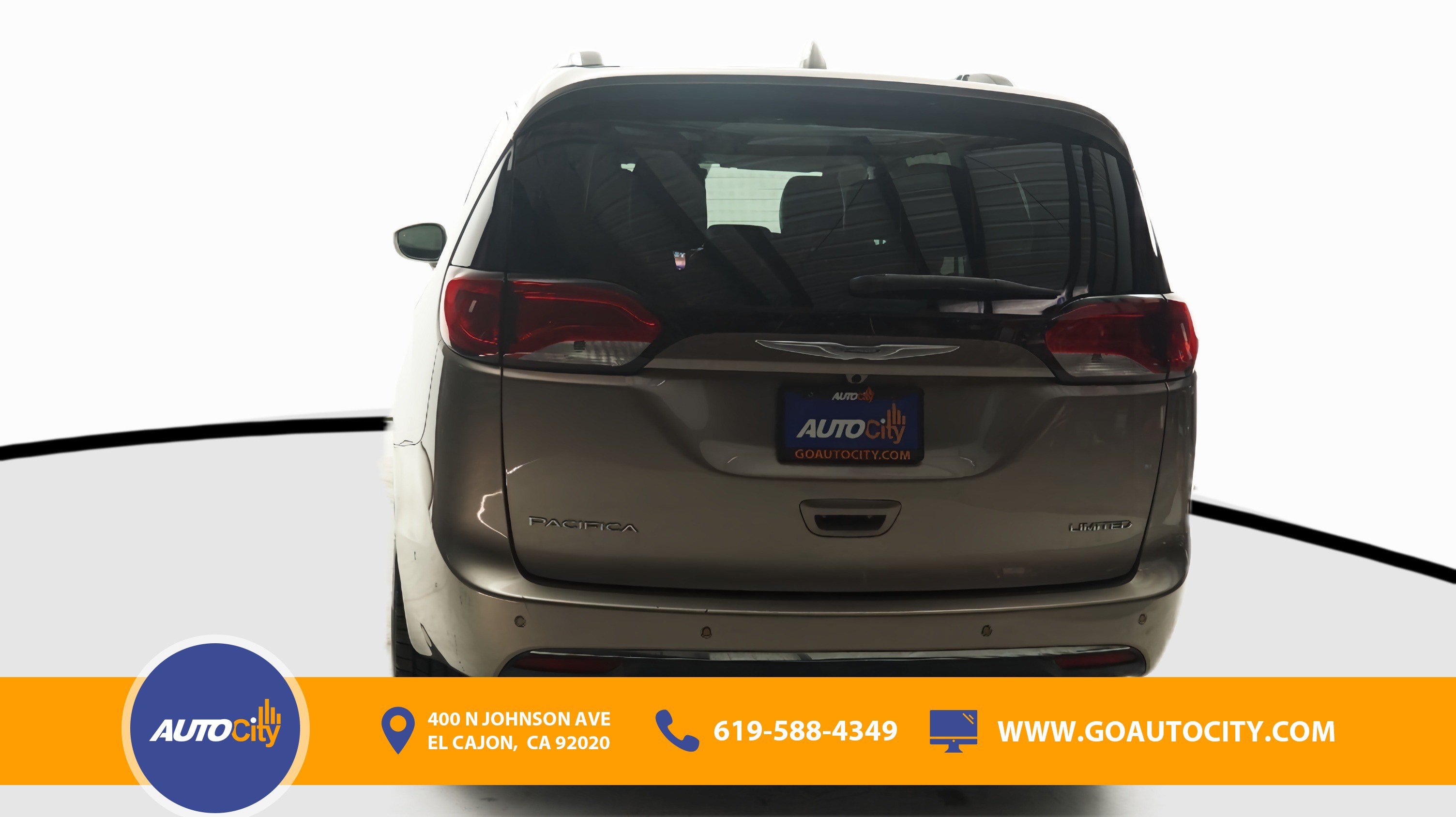 Used 2017 Chrysler Pacifica Limited w/ Advanced Safetytec Group FWD image 12