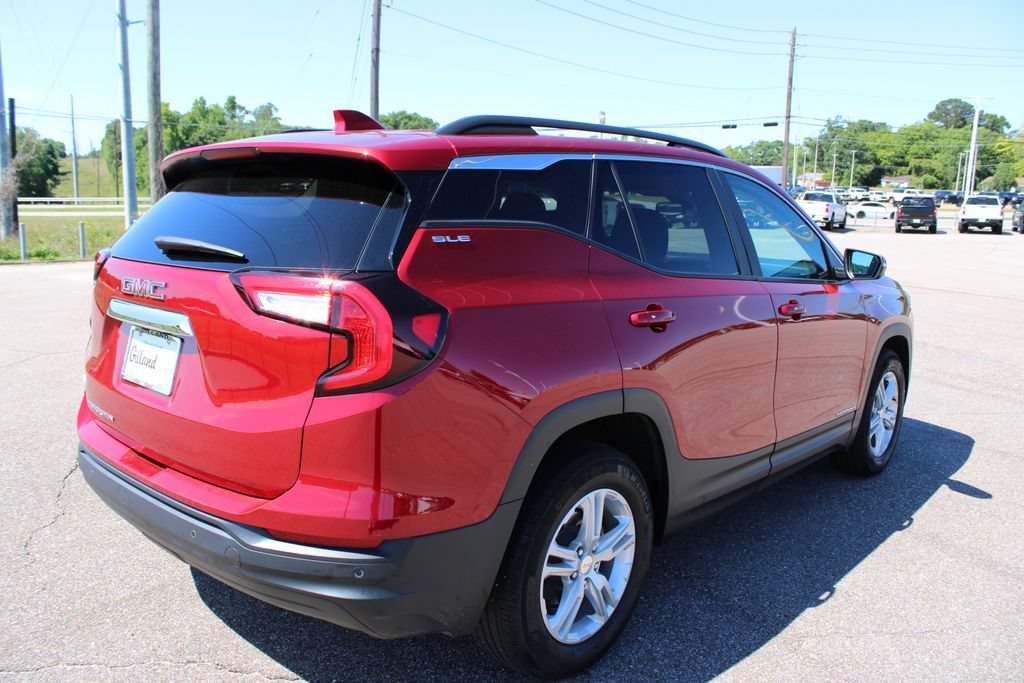 Used 2023 GMC Terrain SLE w/ Driver Convenience Package FWD image 17