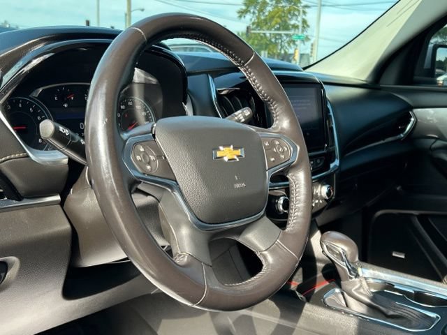 Used 2021 Chevrolet Traverse LT w/ LT Premium Package AWD/4WD image 34