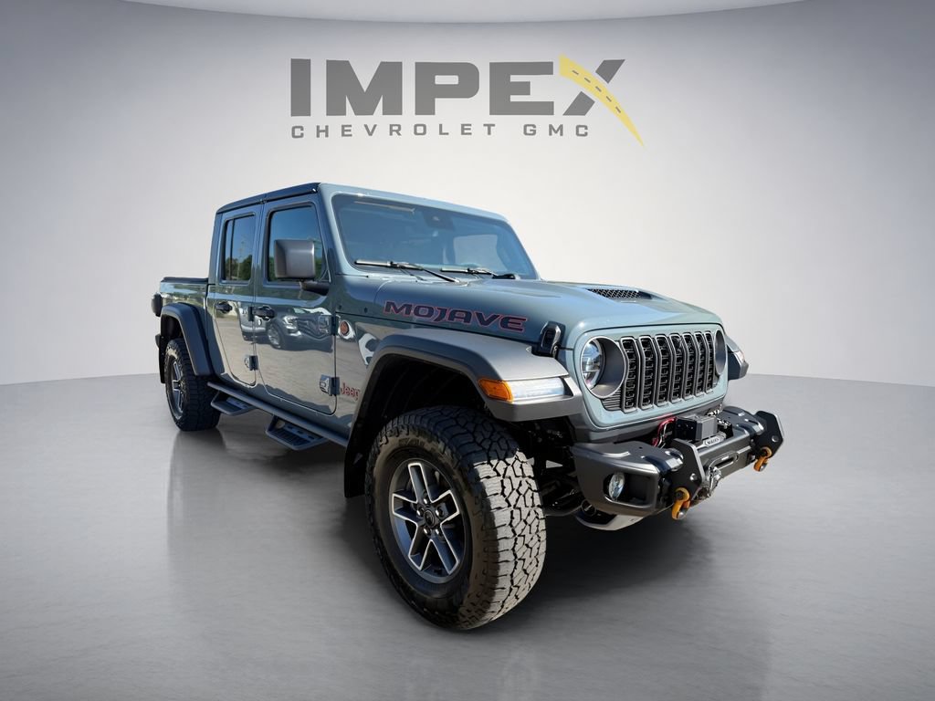 Used 2025 Jeep Gladiator Mojave w/ Convenience Group AWD/4WD image 7
