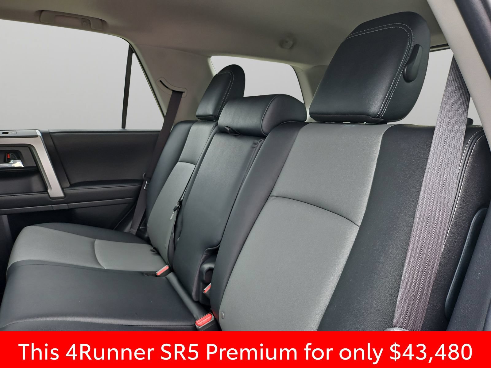 Used 2023 Toyota 4Runner SR5 Premium w/ Moonroof Package RWD image 42