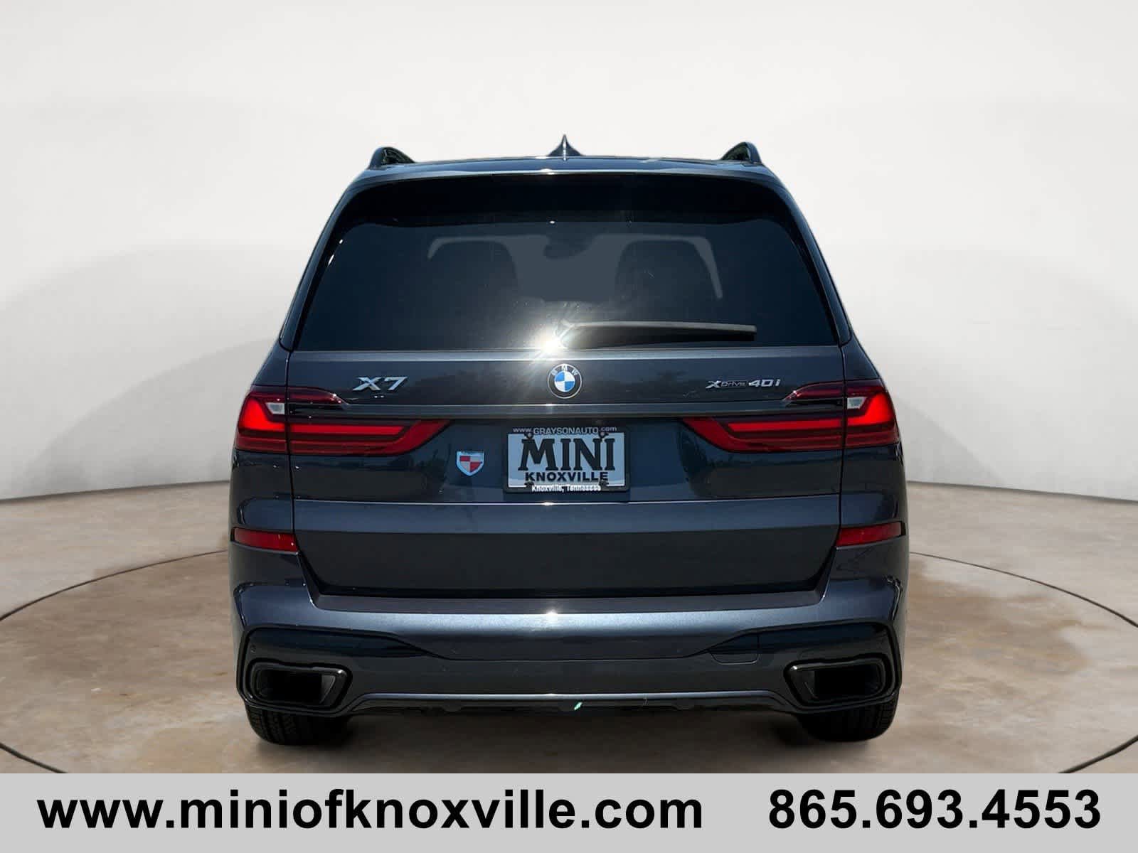 Used 2022 BMW X7 xDrive40i w/ M Sport Package AWD/4WD image 4