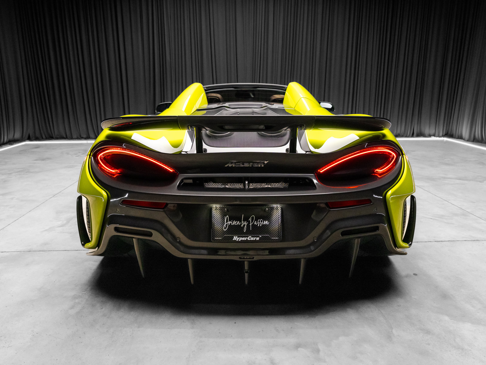 Used 2020 McLaren 600LT Spider RWD image 14