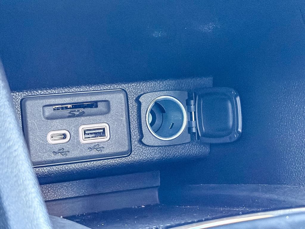 Used 2023 Chevrolet Bolt LT w/ Infotainment Package FWD image 27
