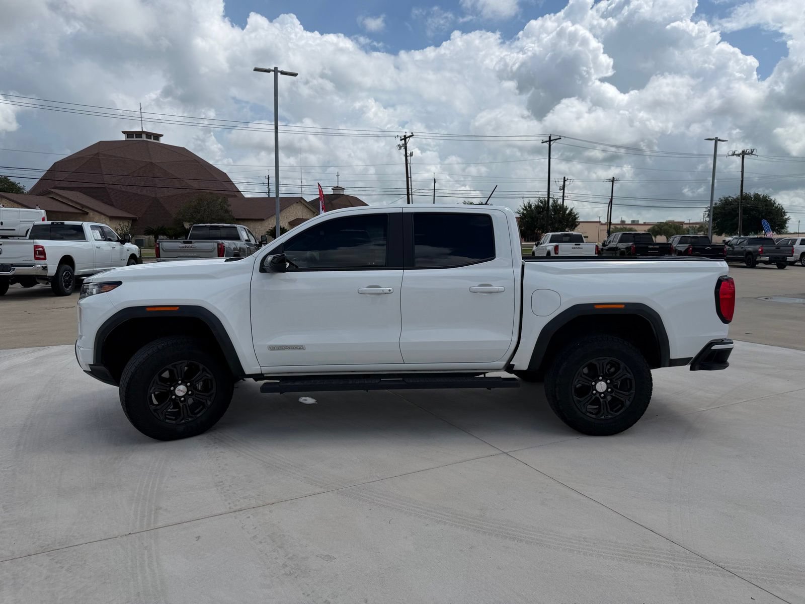 Used 2023 GMC Canyon Elevation w/ Elevation Premium Package RWD image 3