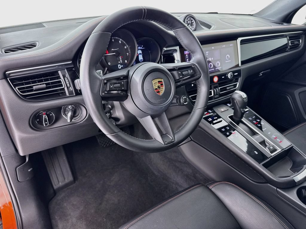 Certified 2023 Porsche Macan Turbo AWD/4WD image 4