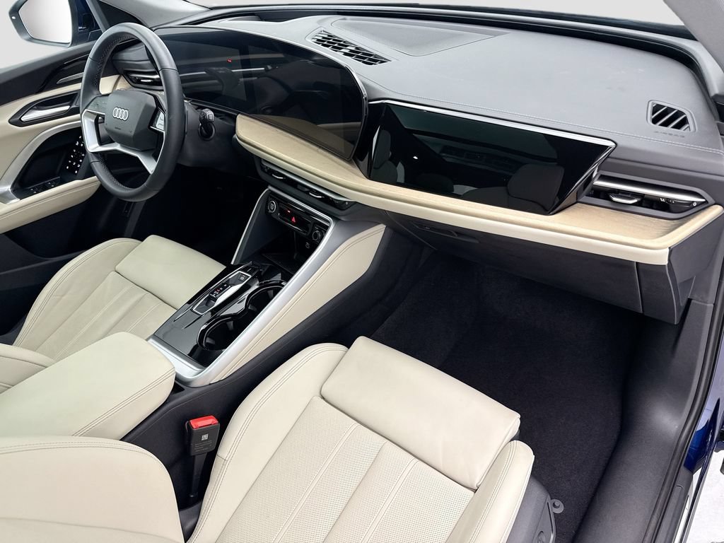 Certified 2025 Audi Q5 Premium Plus w/ Premium Plus AWD/4WD image 16
