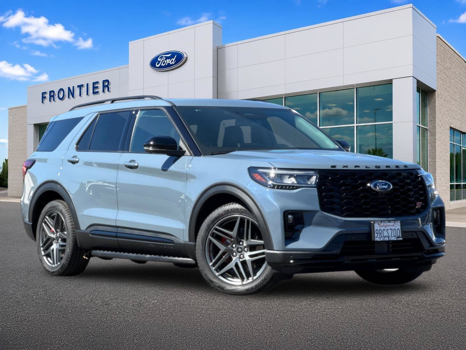 Used 2025 Ford Explorer ST AWD/4WD image 1