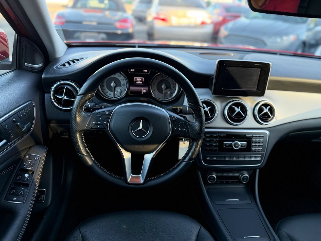 Used 2015 Mercedes-Benz GLA 250 4MATIC image 15