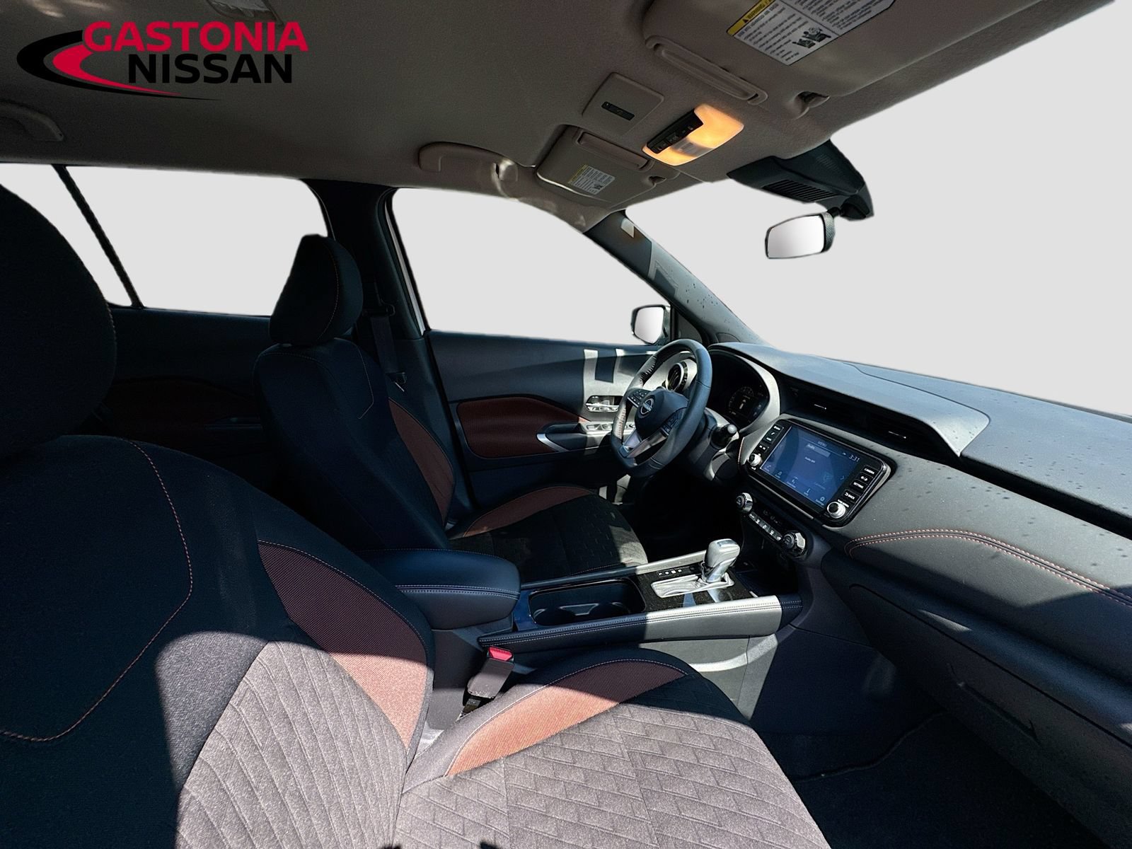 Used 2024 Nissan Kicks SR FWD image 35