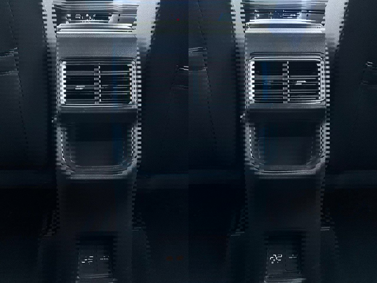 Used 2025 Volkswagen Atlas Cross Sport SE image 13