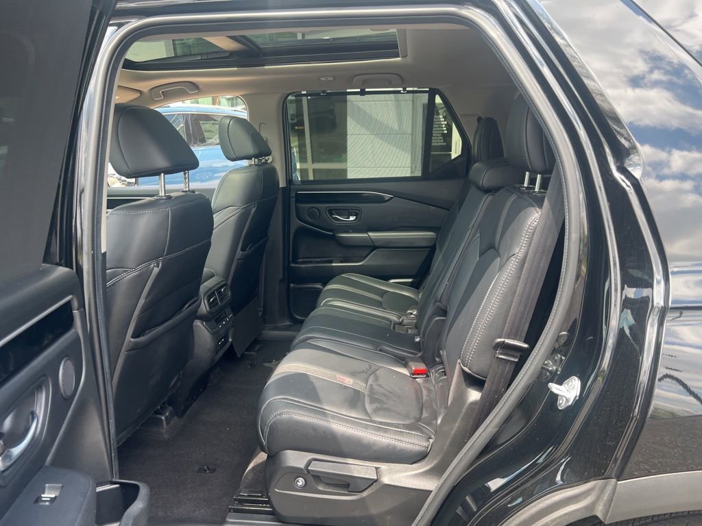 Used 2024 Honda Pilot Touring image 16