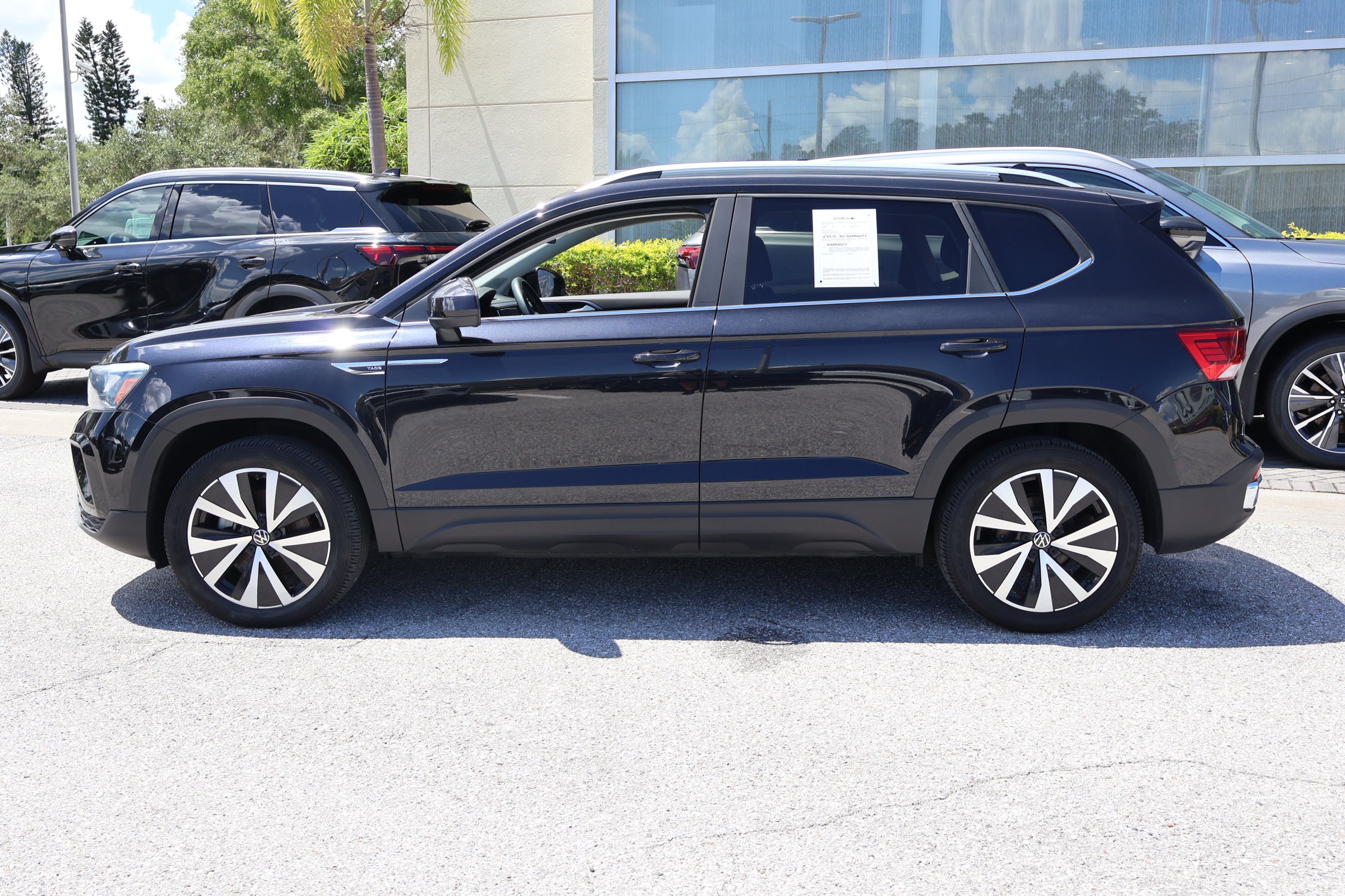 Used 2022 Volkswagen Taos SE w/ IQ.Drive SE Package AWD/4WD image 5