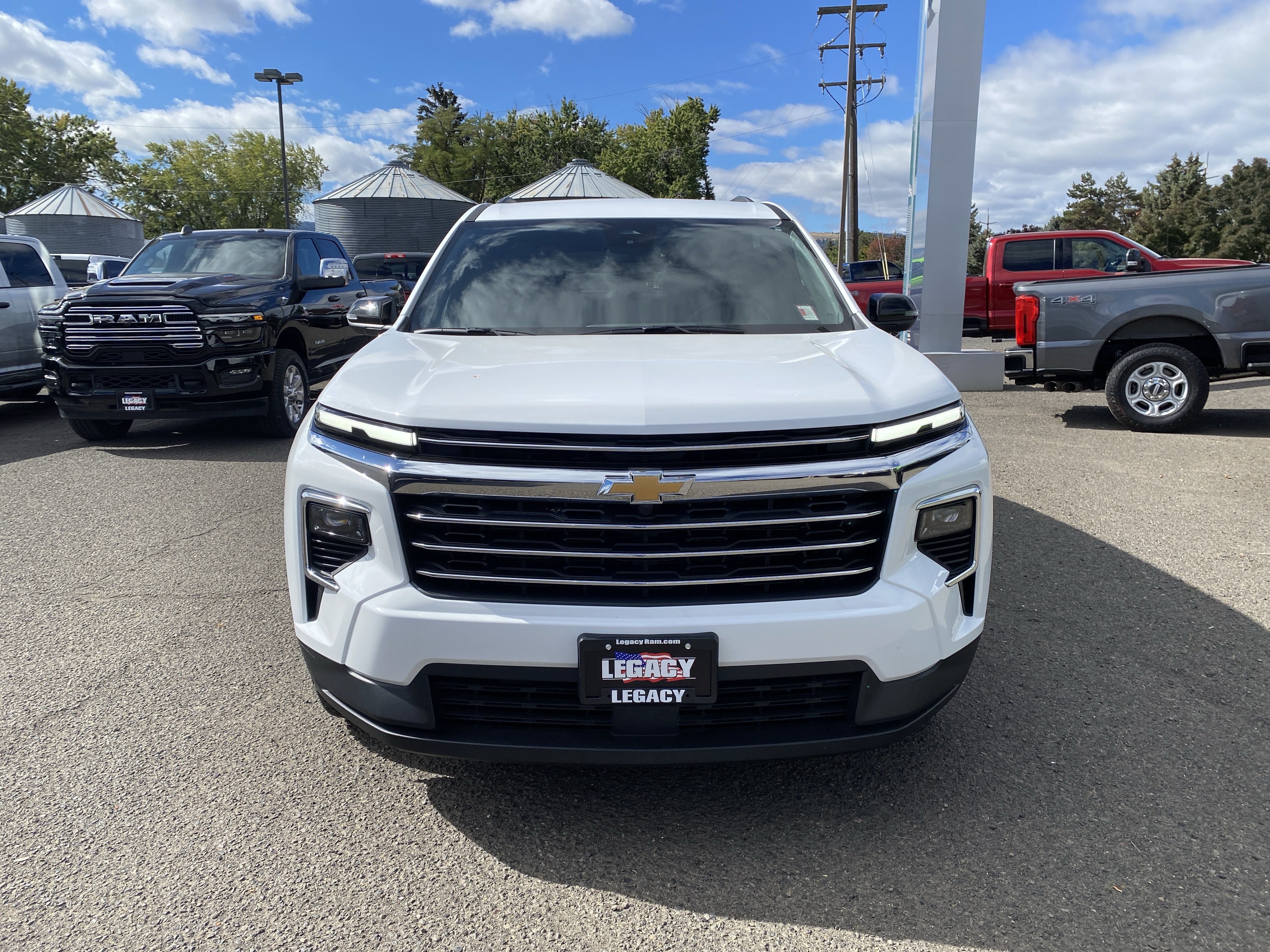 Used 2026 Chevrolet Traverse LT AWD/4WD image 8
