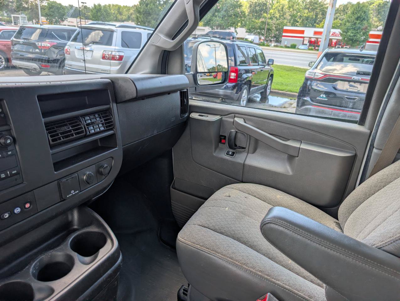 Used 2021 Chevrolet Express 2500 w/ Driver Convenience Package RWD image 24