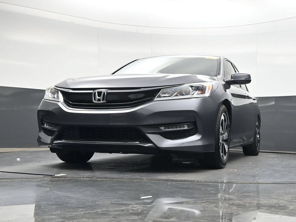 Used 2017 Honda Accord EX image 31