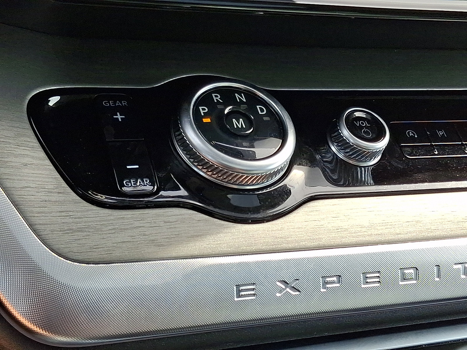 Used 2025 Ford Expedition Platinum w/ Driver's Package image 17