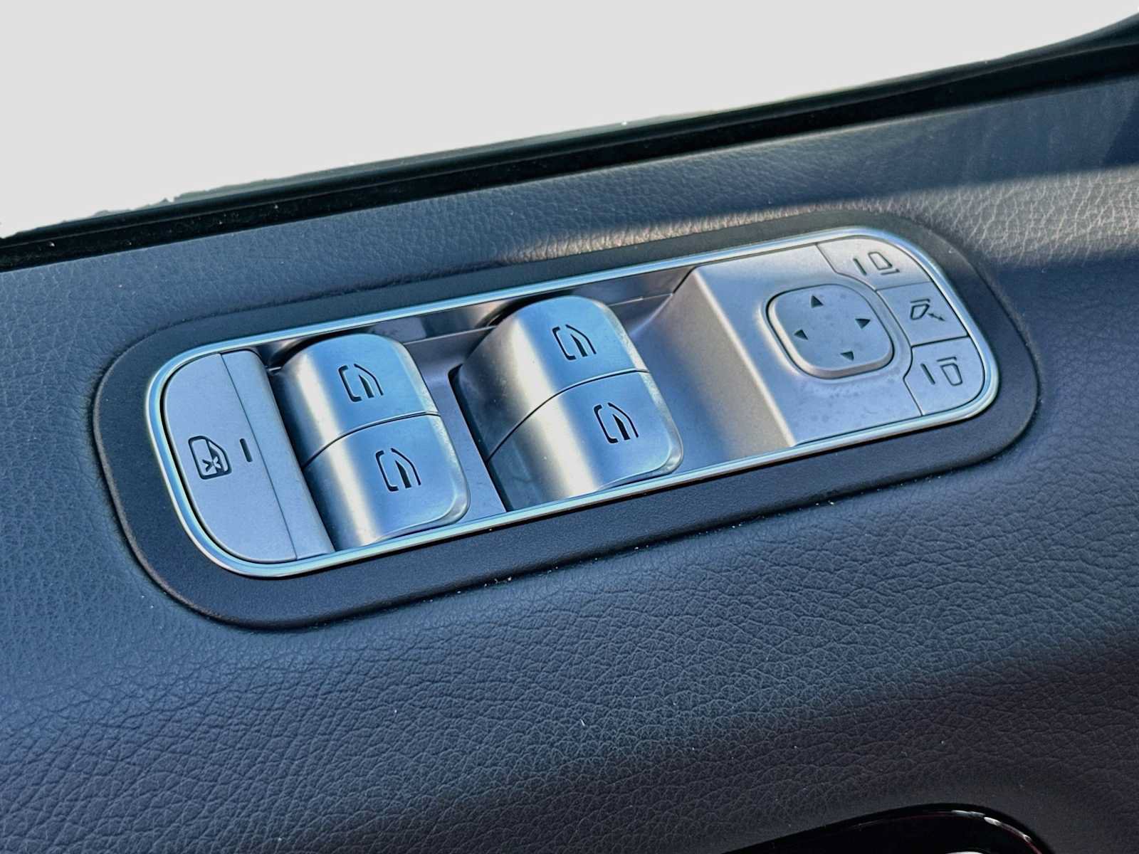 Used 2025 Mercedes-Benz G 550 image 18