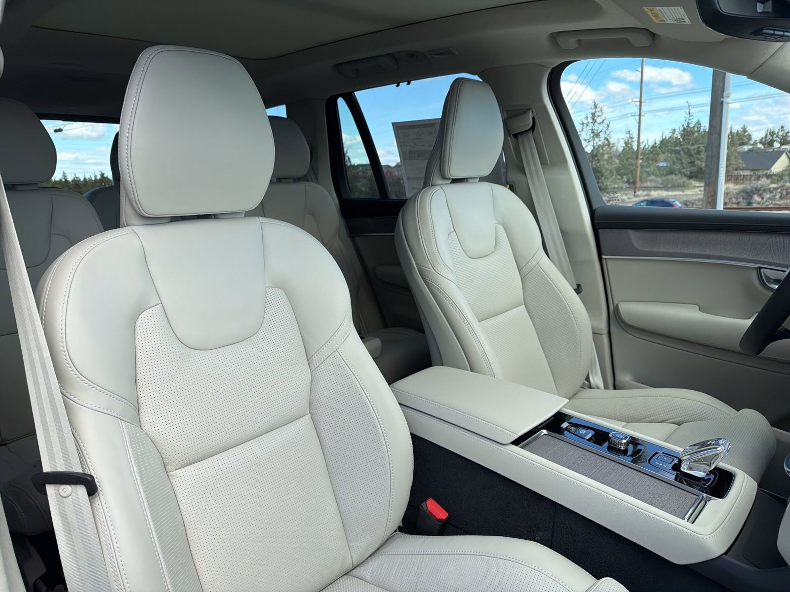 New 2026 Volvo XC90 T8 Ultra w/ Lounge Package image 25