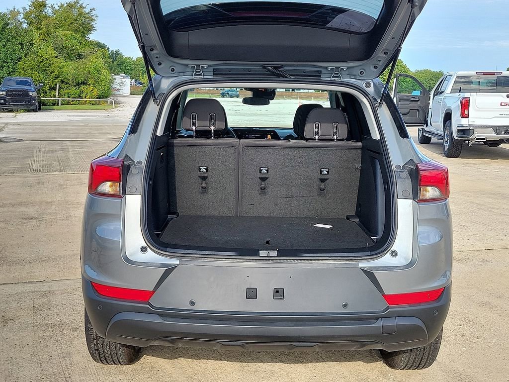 Used 2025 Chevrolet TrailBlazer LS w/ LS Convenience Package image 8