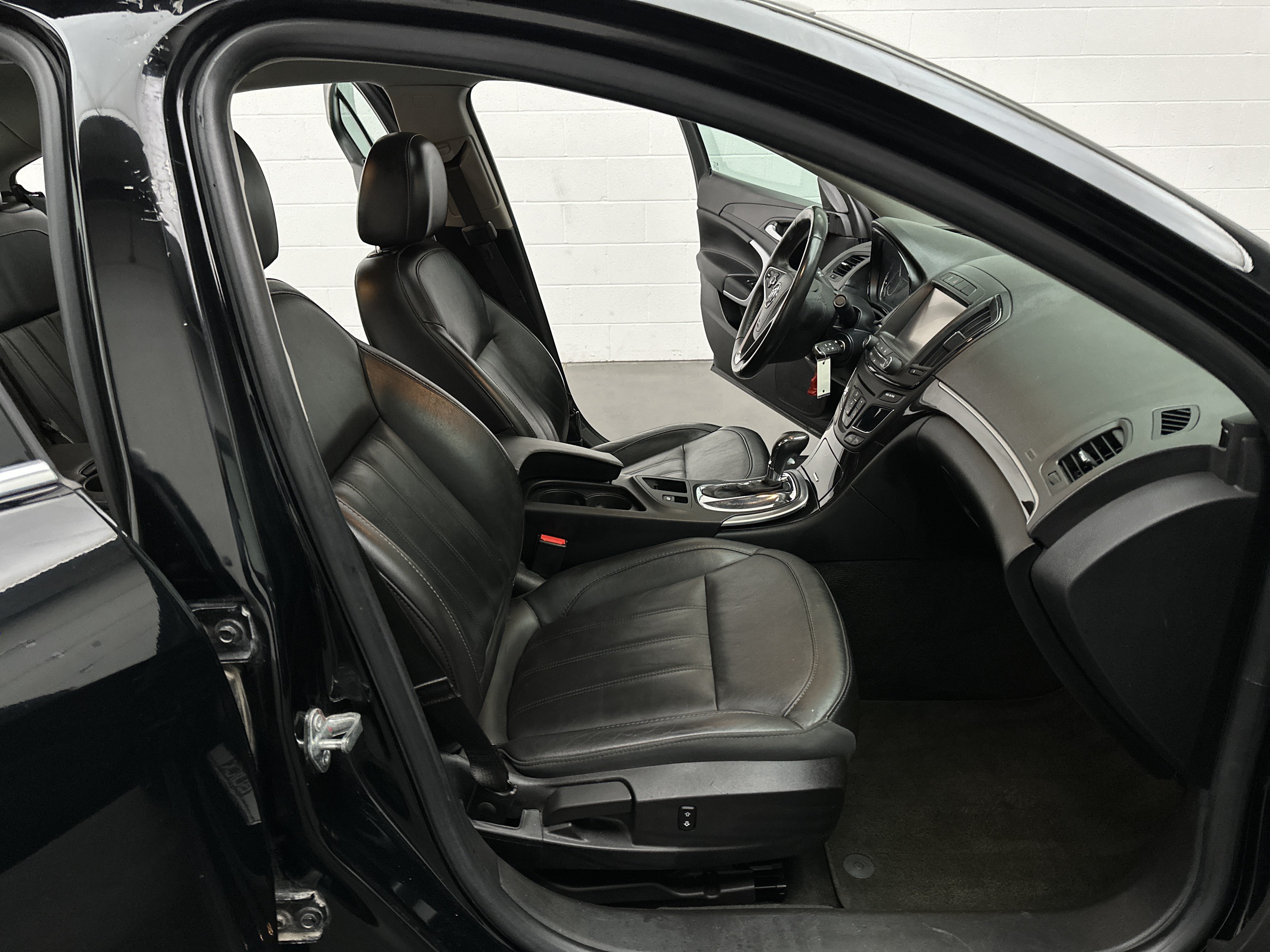 Used 2015 Buick Regal FWD image 18