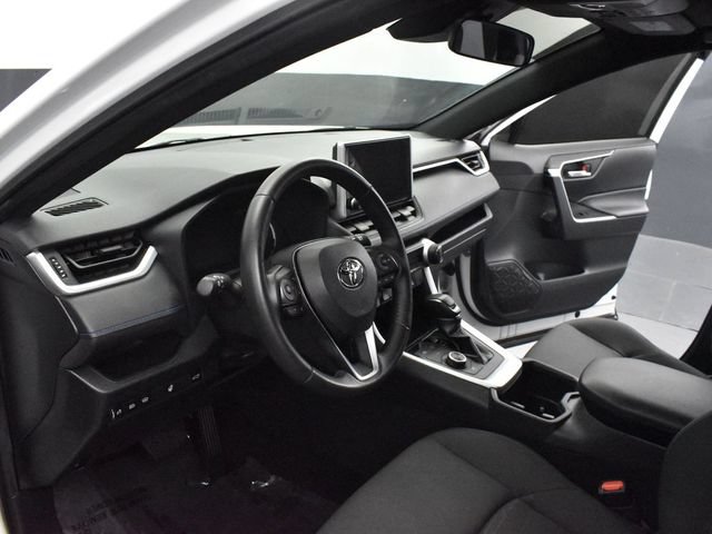 Used 2023 Toyota RAV4 SE w/ Convenience Package AWD/4WD image 4
