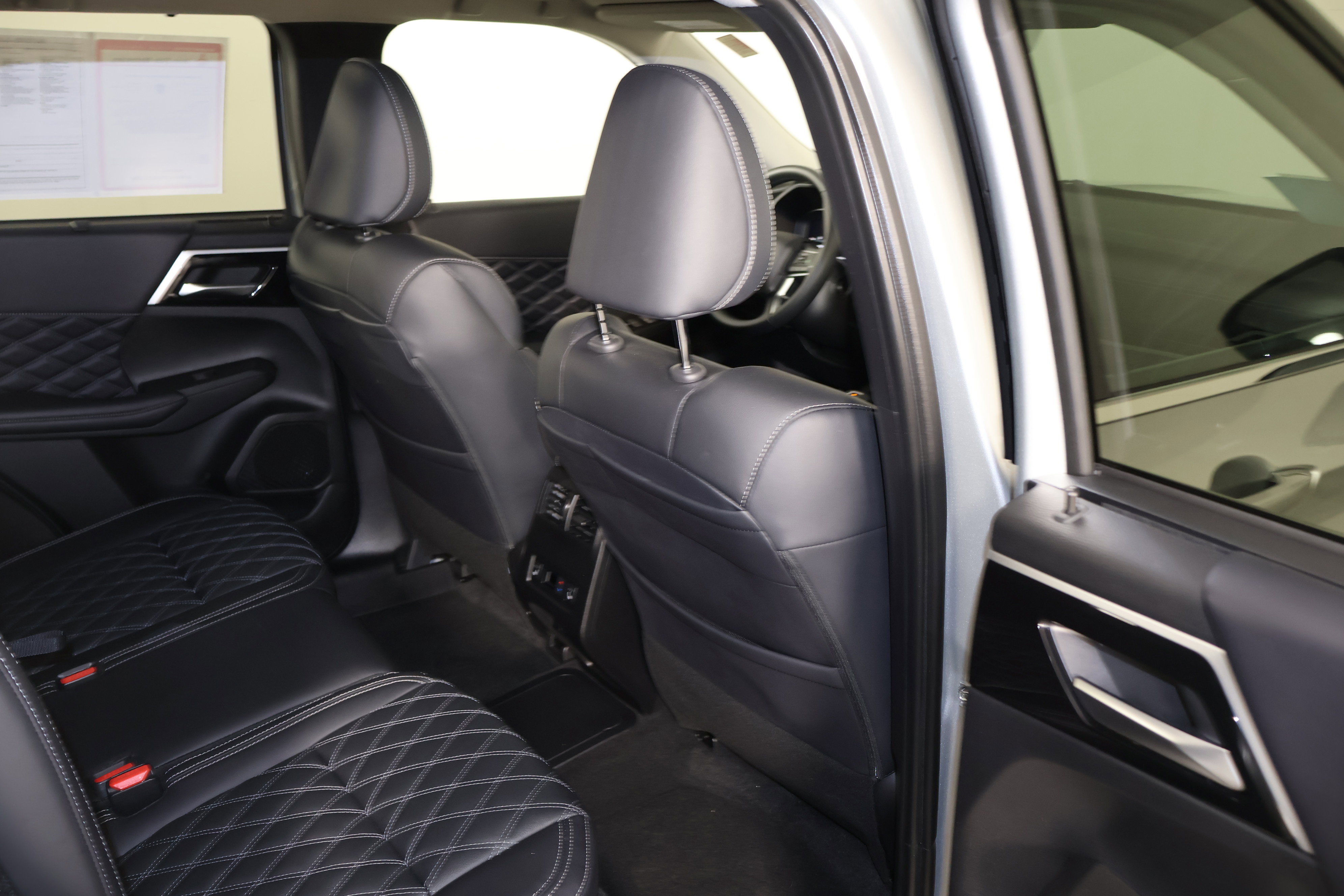 Used 2024 Mitsubishi Outlander SEL image 45