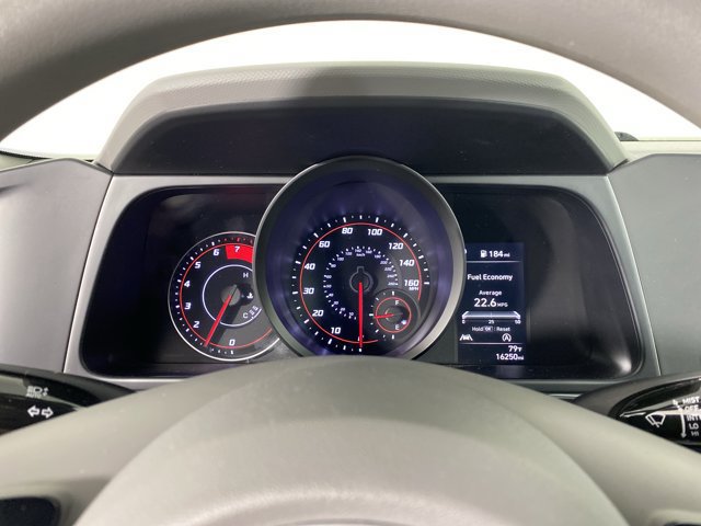 Used 2021 Hyundai Elantra SE FWD image 21
