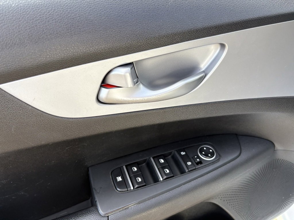 Used 2023 Kia Forte LXS FWD image 29