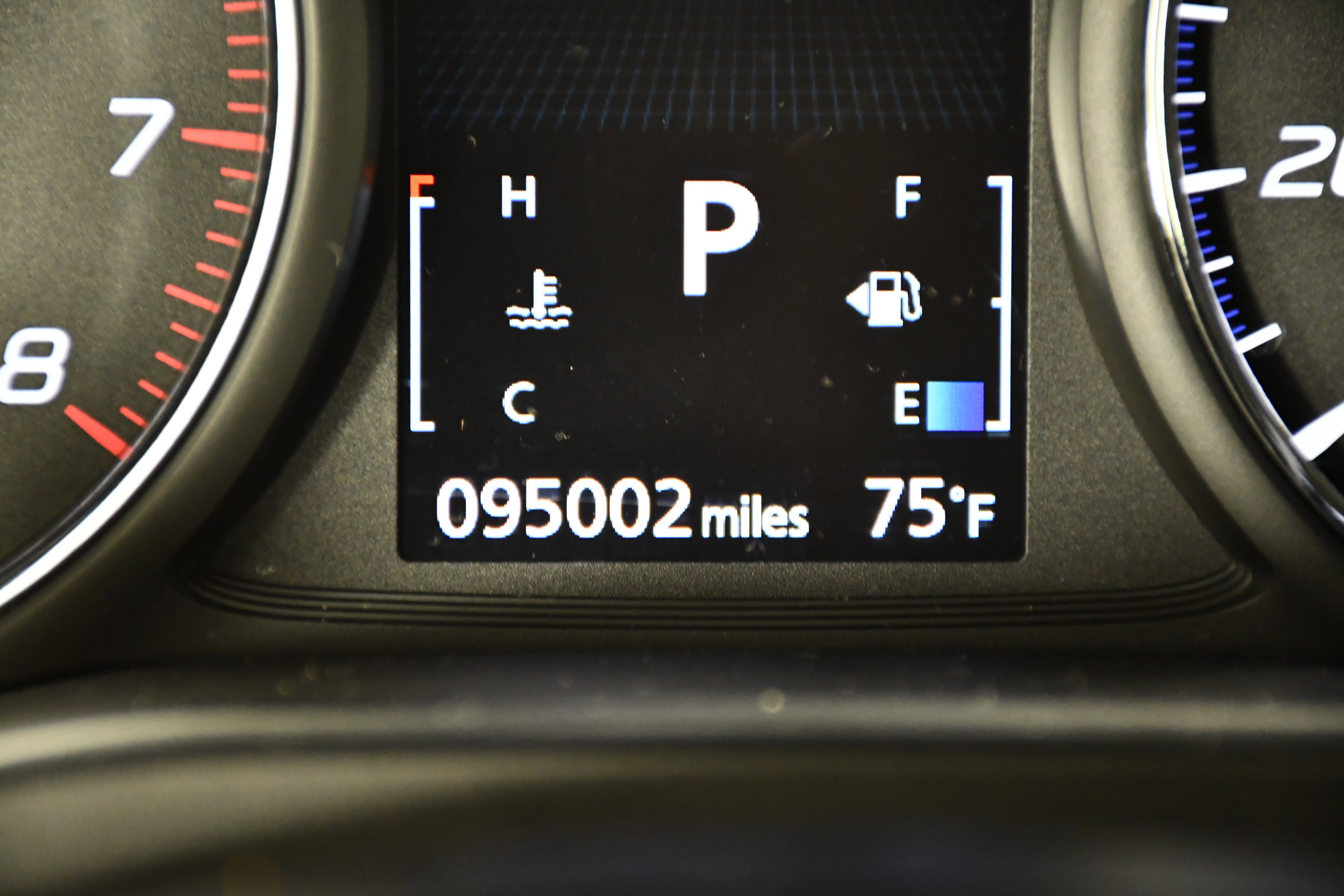 Used 2018 Mitsubishi Outlander LE AWD/4WD image 17