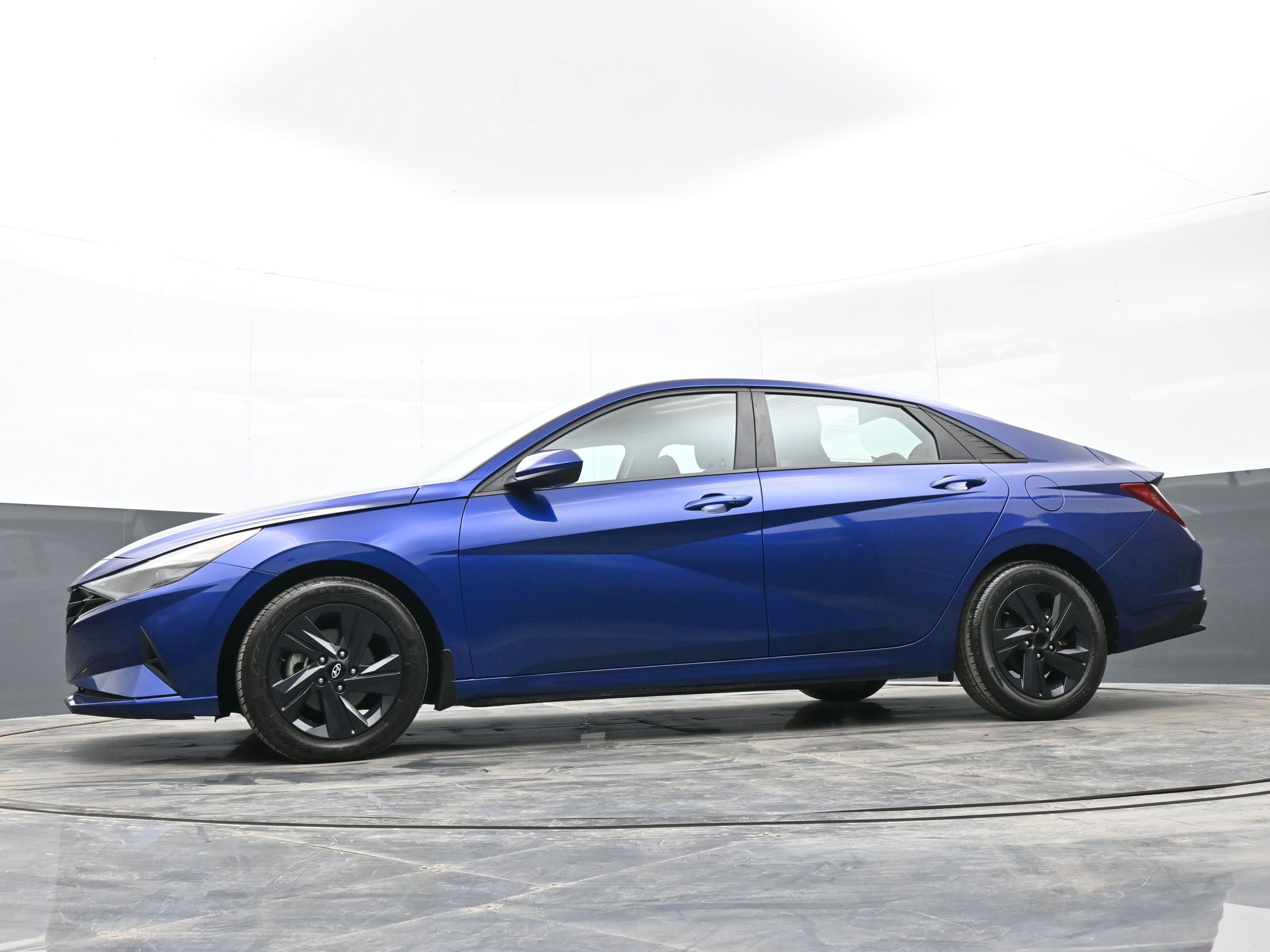 Certified 2022 Hyundai Elantra SEL w/ Convenience Package image 39