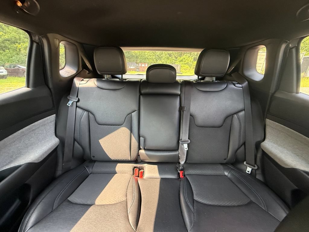 Used 2024 Jeep Compass Latitude AWD/4WD image 19