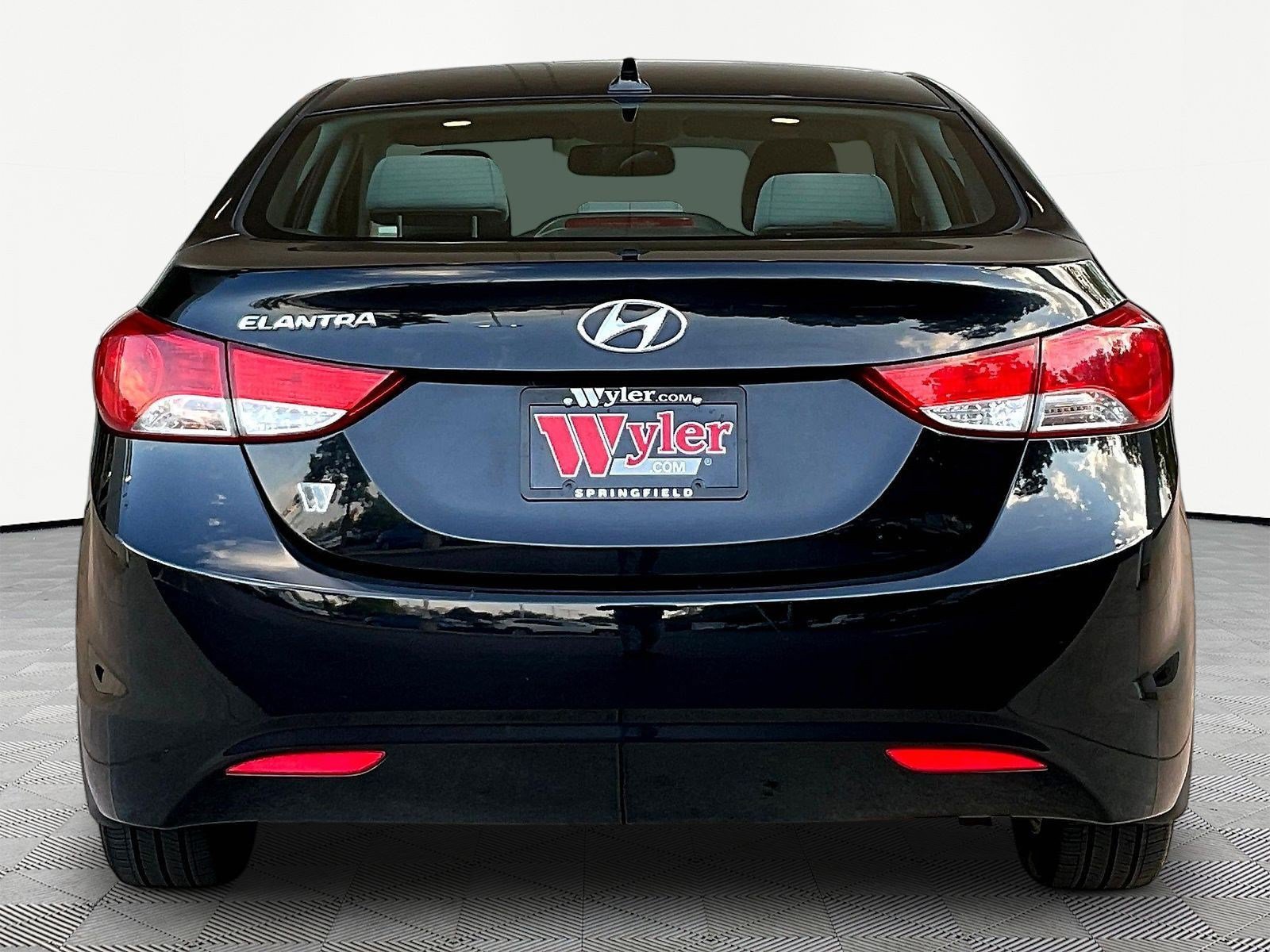 Used 2013 Hyundai Elantra GLS w/ Preferred Pkg FWD image 5