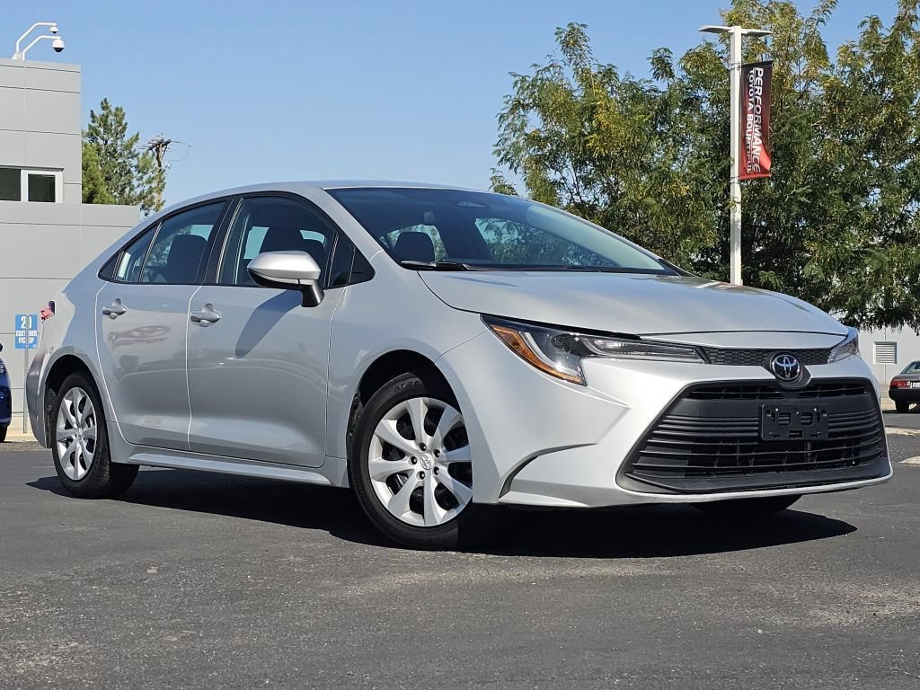 Used 2024 Toyota Corolla LE FWD image 2