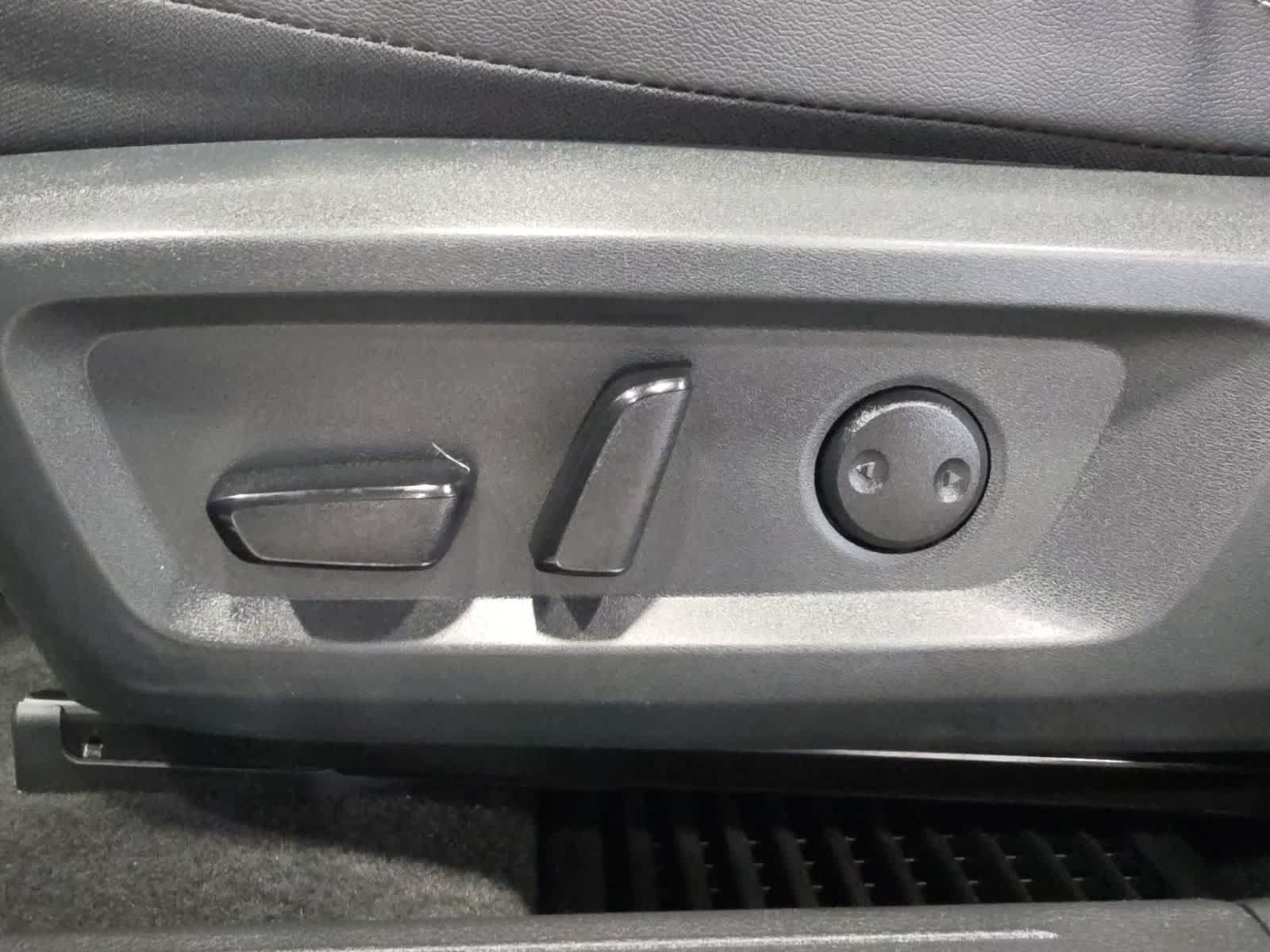 Used 2026 Nissan Rogue SL AWD/4WD image 15