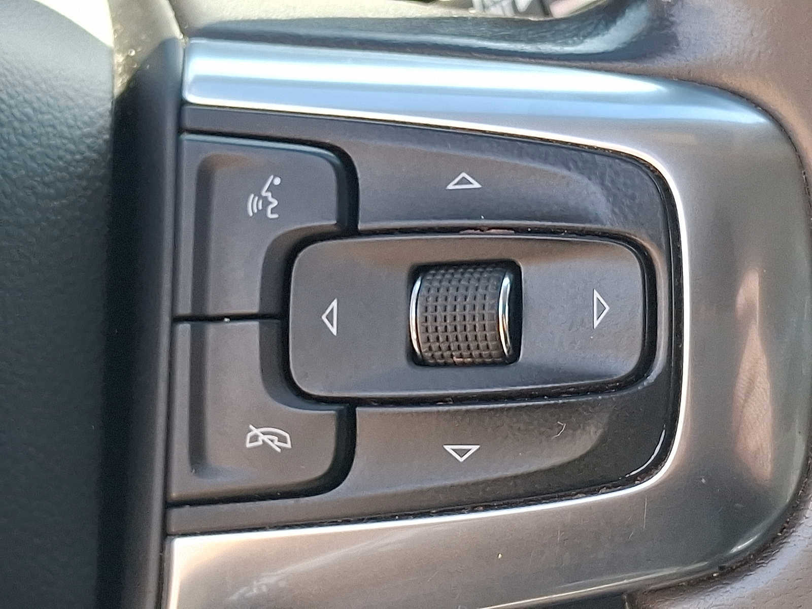 Used 2020 Chevrolet Blazer LT FWD image 22