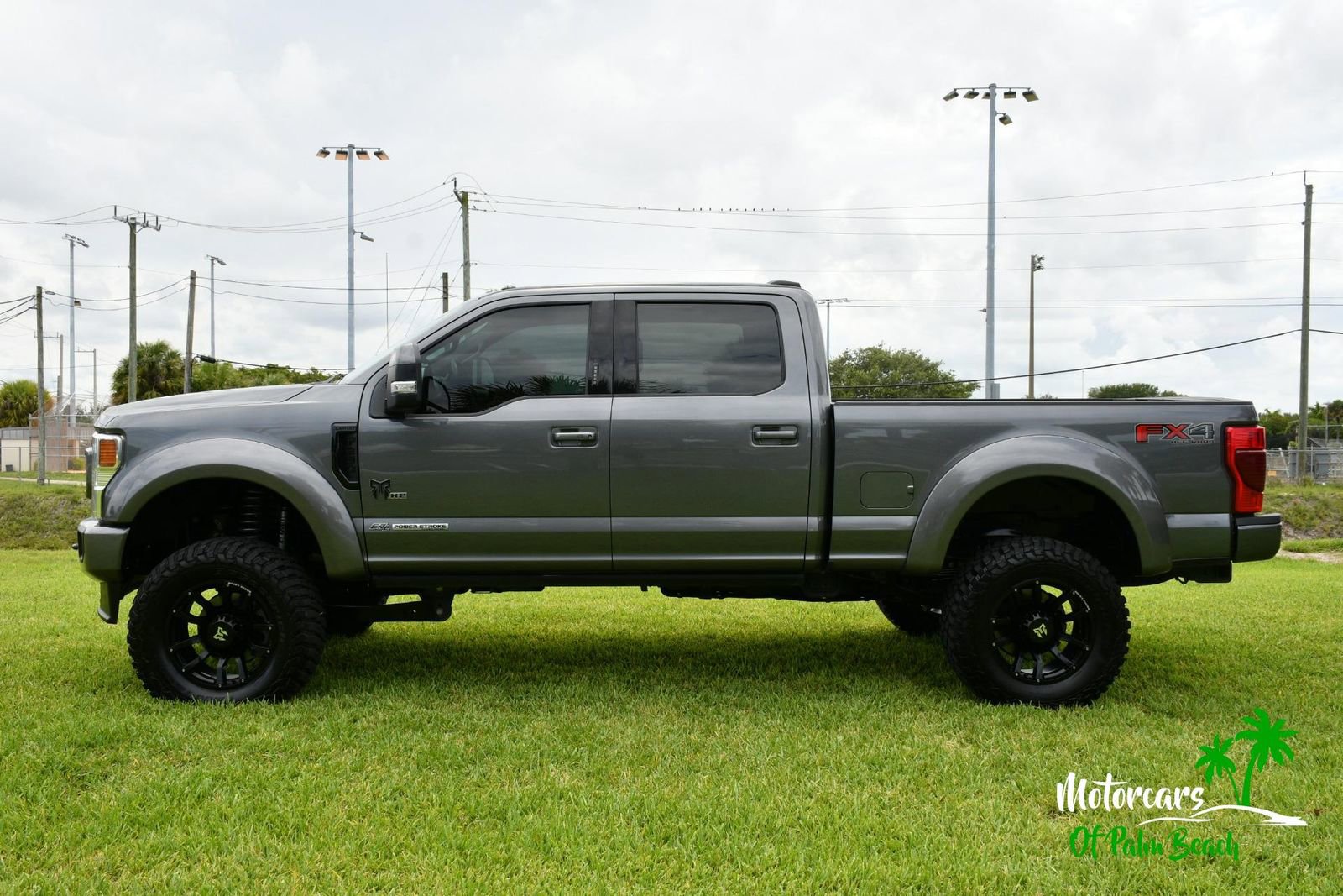 Used 2021 Ford F250 Lariat w/ Lariat Ultimate Package AWD/4WD image 2