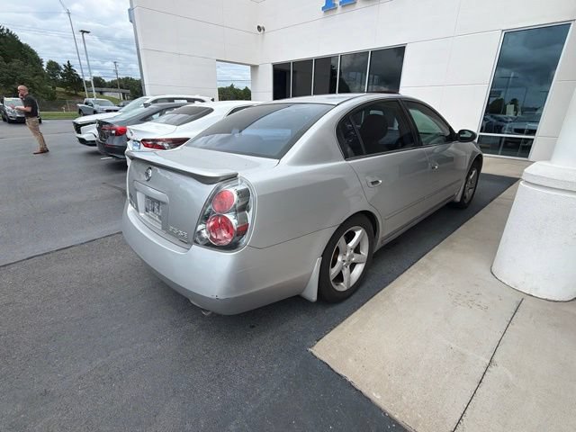 Used 2006 Nissan Altima 3.5 SE w/ (R01) Sport Pkg FWD image 4