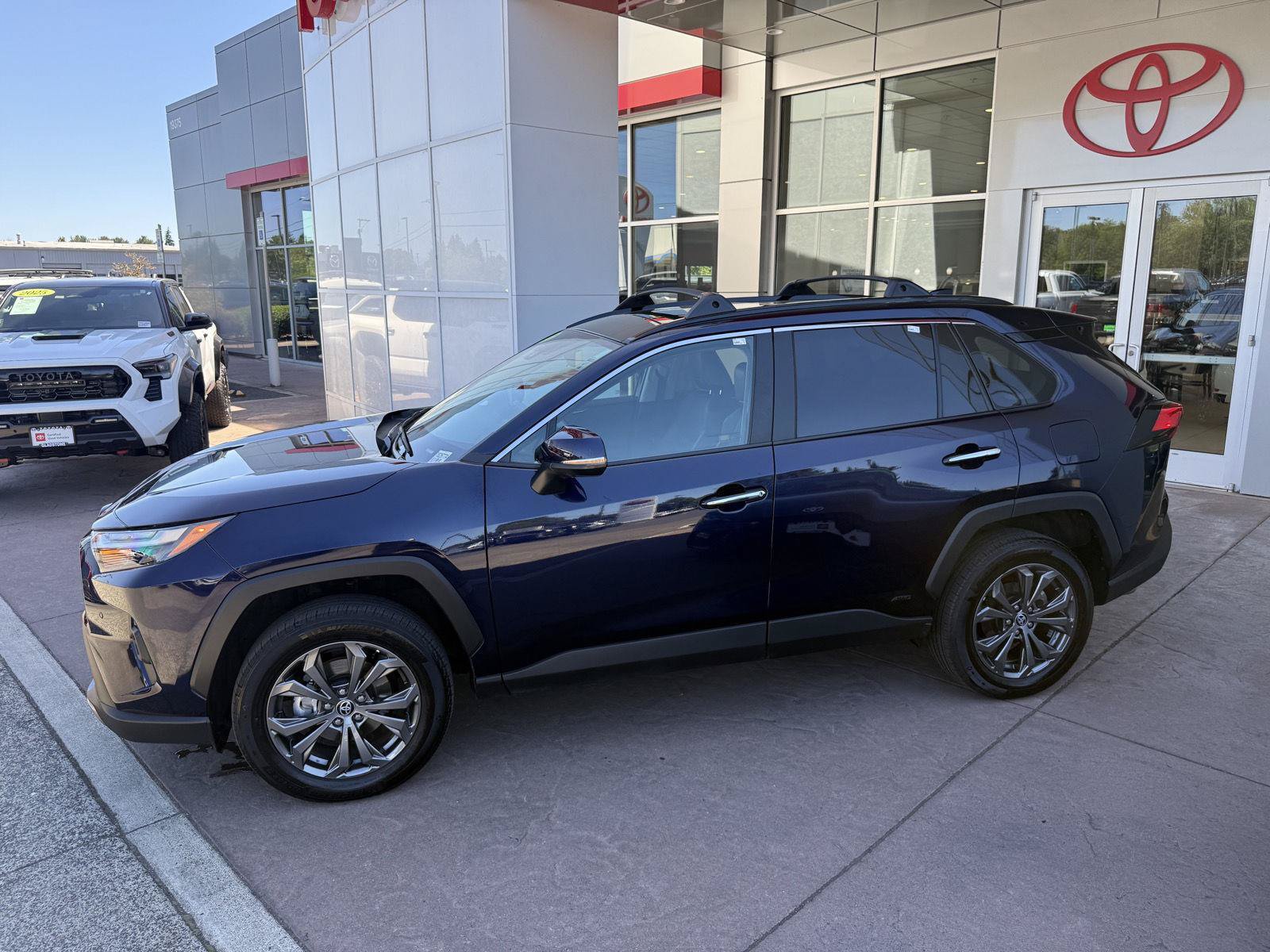 Used 2023 Toyota RAV4 Limited AWD/4WD image 3
