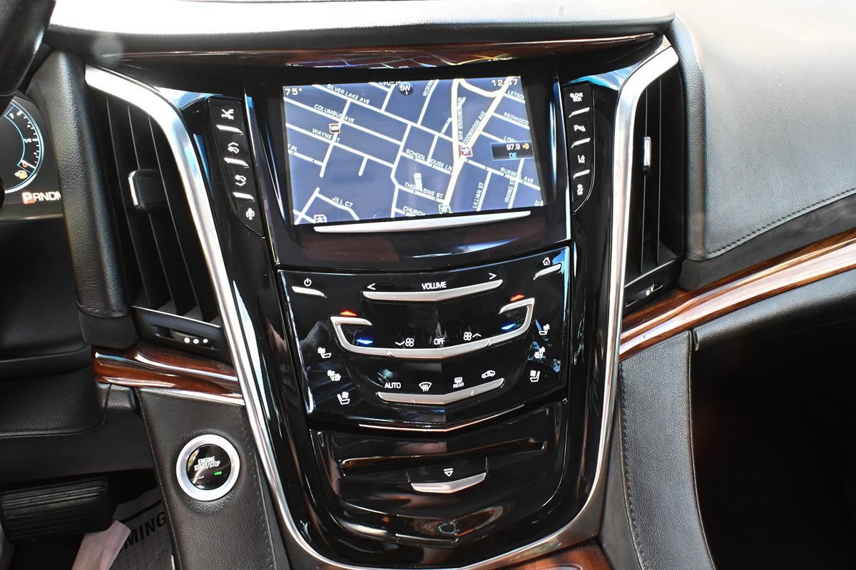 Used 2015 Cadillac Escalade Premium AWD/4WD image 14