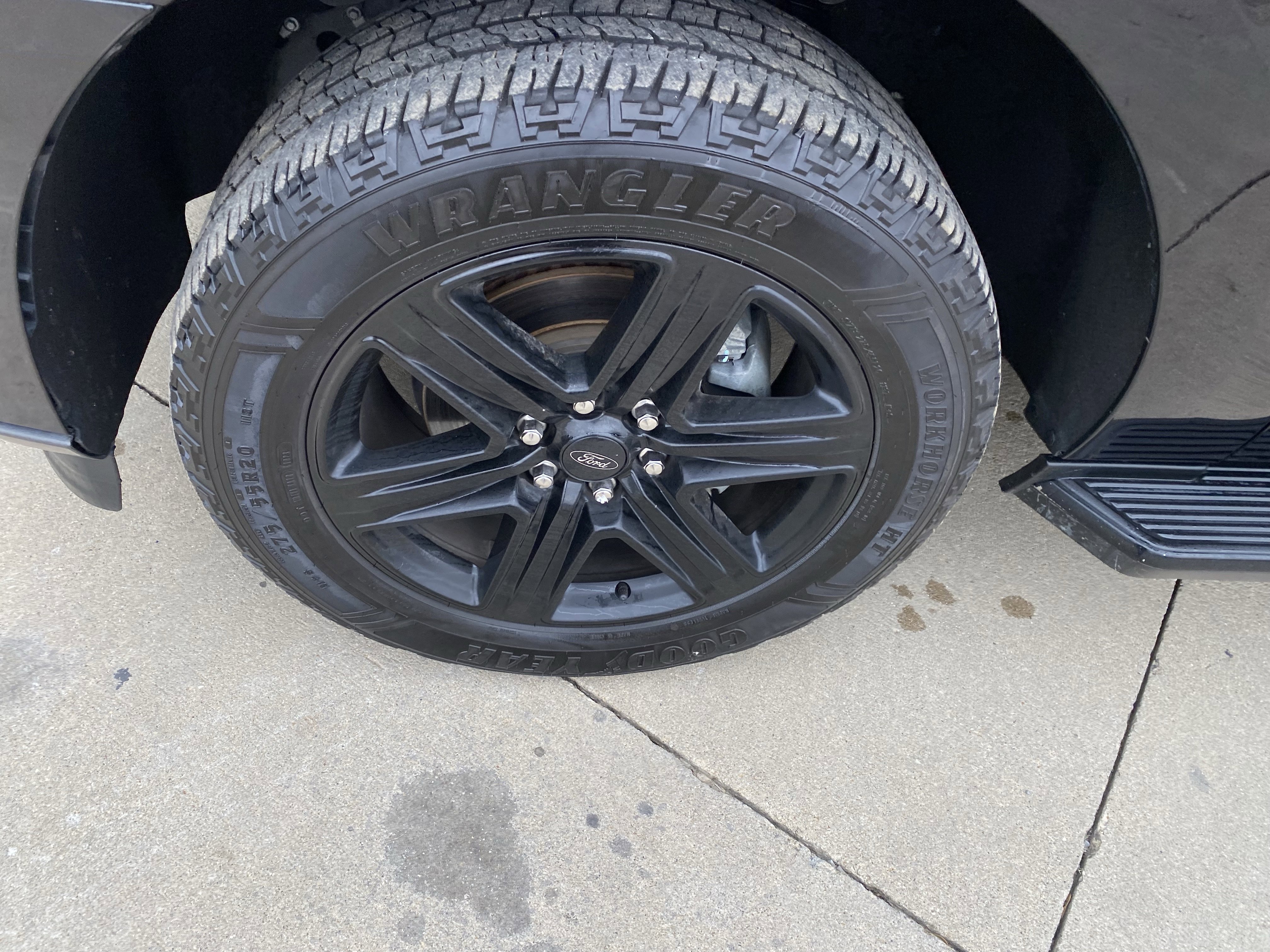 Used 2020 Ford Expedition Max XLT w/ Equipment Group 202A image 2