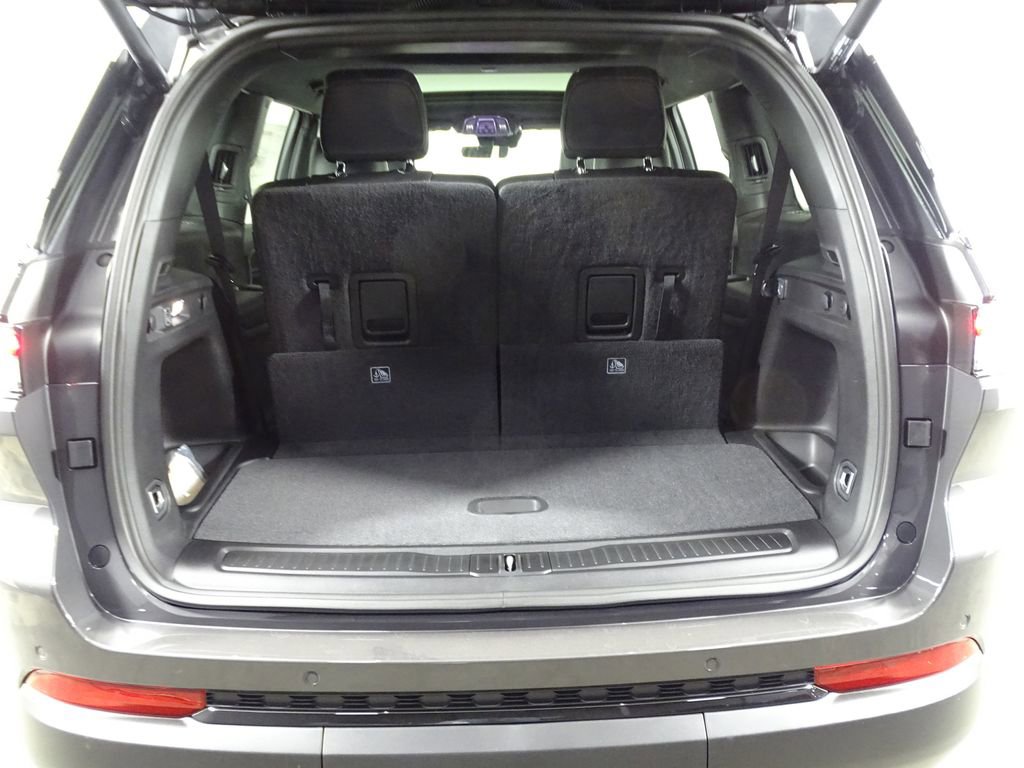 New 2025 Jeep Grand Cherokee L Limited image 17