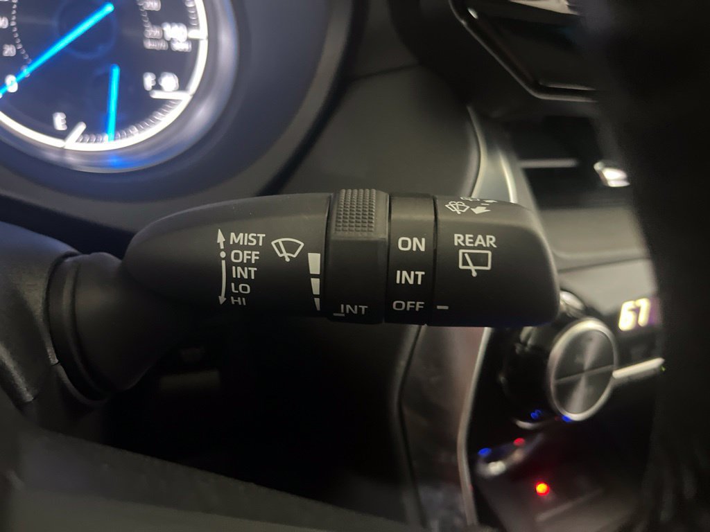 Used 2024 Toyota Venza LE AWD/4WD image 62