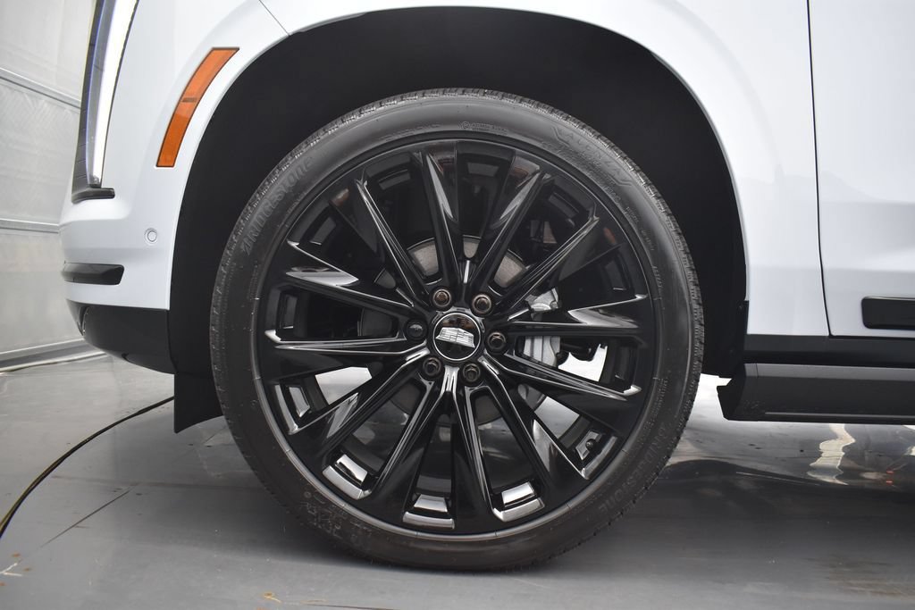 Certified 2026 Cadillac Escalade Platinum Sport w/ LPO, ONYX Package AWD/4WD image 8