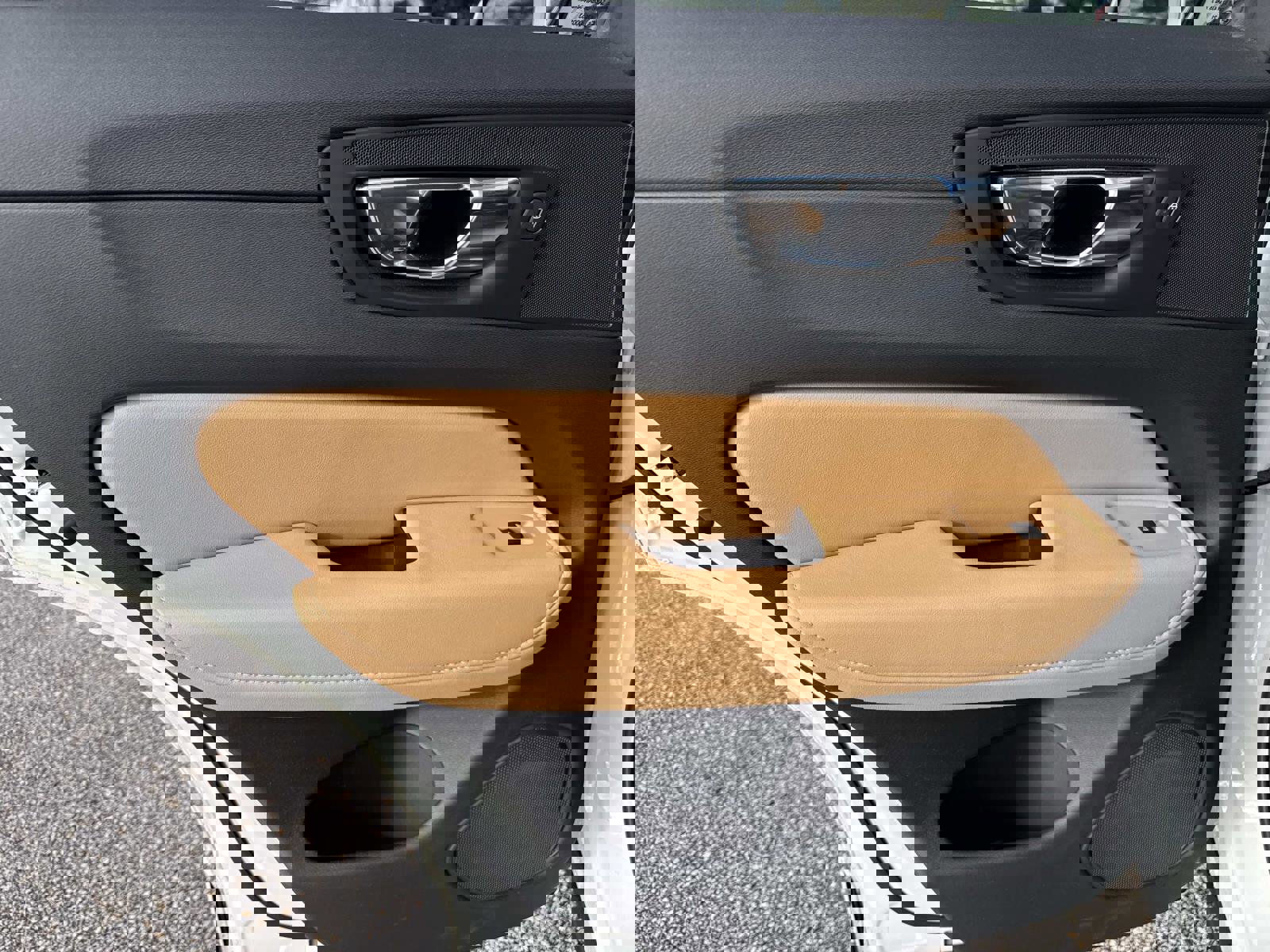 Used 2021 Volvo XC60 T5 Inscription w/ Advanced Package image 12