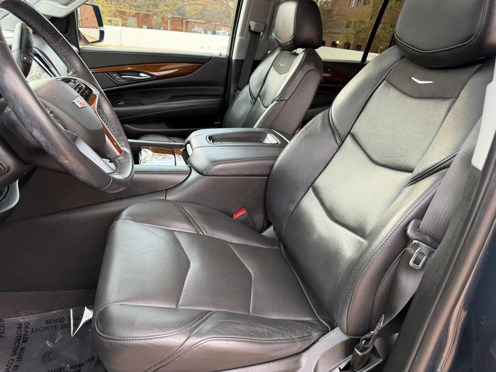 Used 2020 Cadillac Escalade ESV Premium Luxury image 4