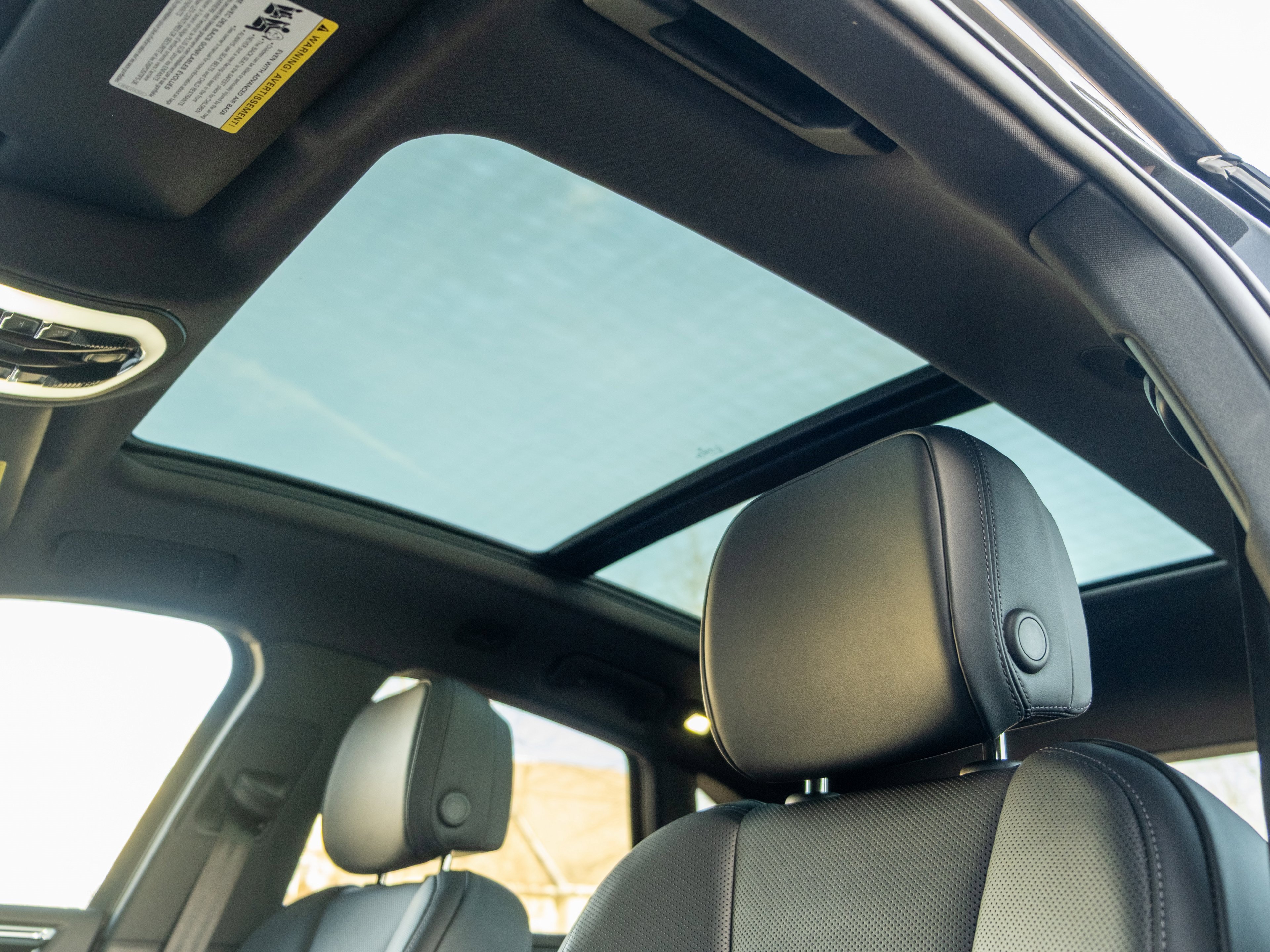 Certified 2025 Porsche Macan image 17