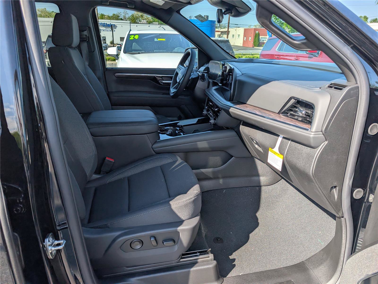 New 2026 Chevrolet Tahoe LS w/ Max Trailering Package AWD/4WD image 6