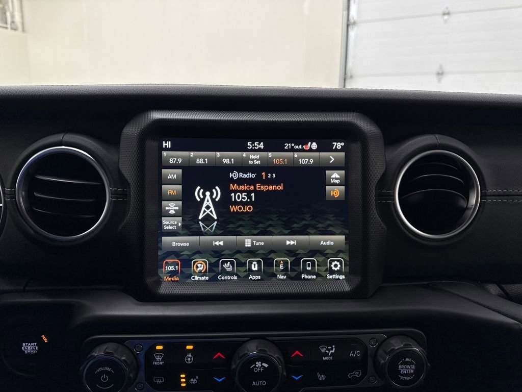 Used 2022 Jeep Wrangler Unlimited Sahara w/ Cold Weather Group image 17